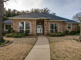 700 Bunker Hill Dr, Arlington, TX 76011