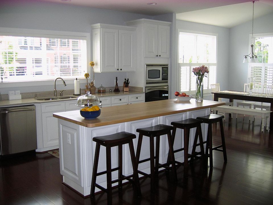 2nd image of 2106 George Boiardi Ln