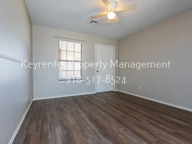 W Lillian St Fourplex — Photo 20