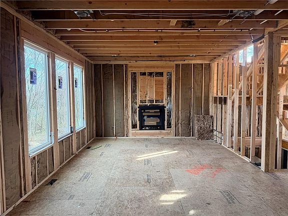 3rd image of 20727 Emerald St