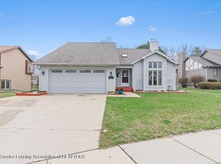 1156 Wolf Run Dr, Lansing, MI 48917