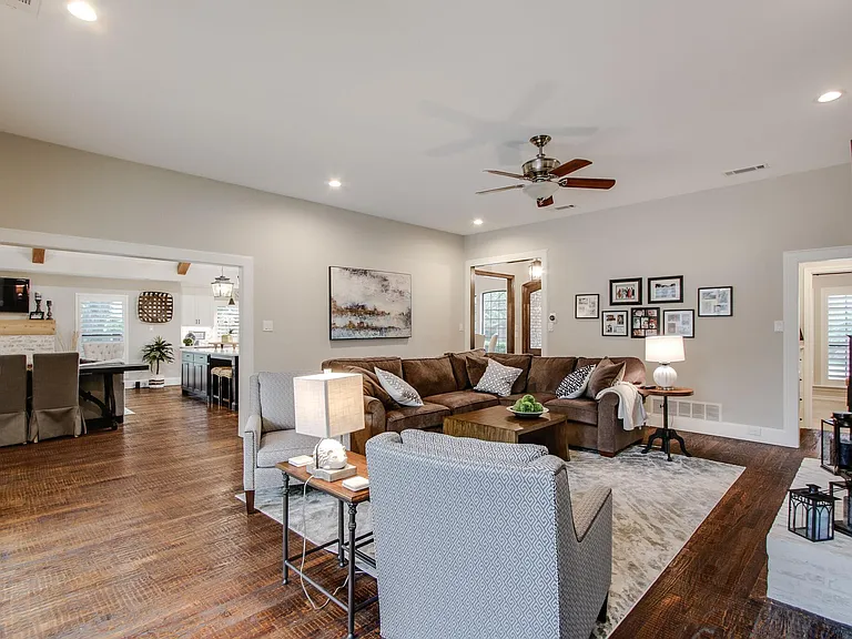 1325 Shamrock Ln — Photo 10
