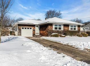 238 Loop Dr, Sayville, NY 11782