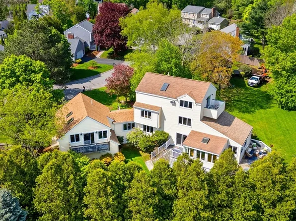 6 Riverview Dr, Newburyport, MA 01950