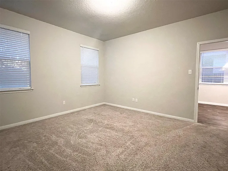105 Naset Dr — Photo 23