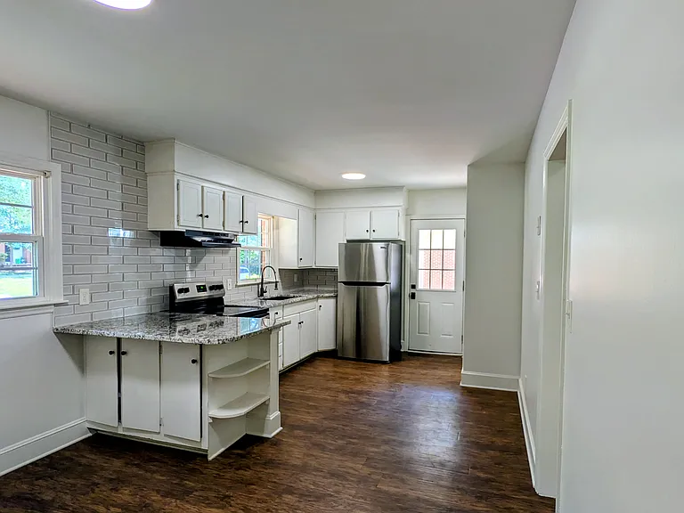 3927 Glenville Ave — Photo 4