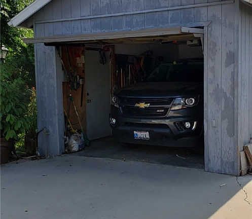 3rd image of 10614 Coloma St