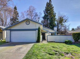 6 Oceanfront Ct, Sacramento, CA 95831