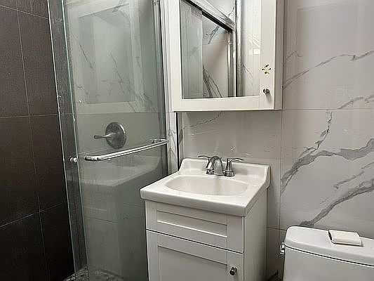 5th image of 238 E 111th St APT 2D
