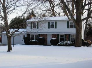 50 Heatherwood Rd, Fairport, NY 14450