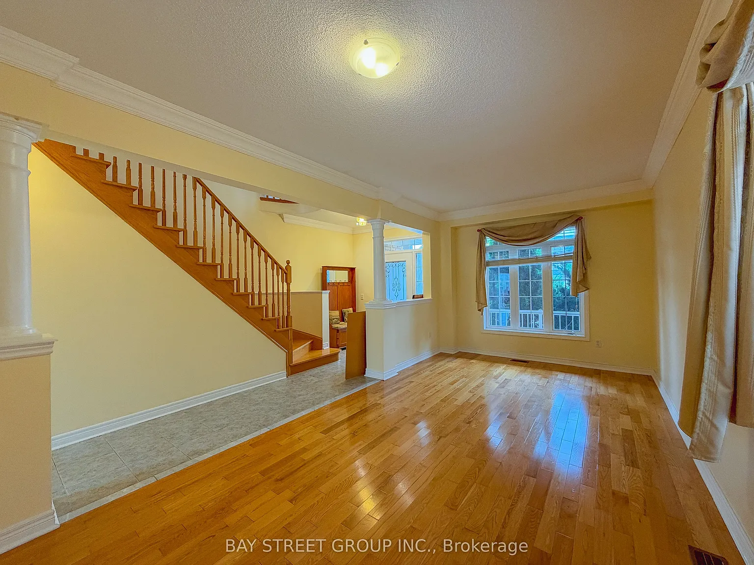 4 bed, $3,900 — Photo 2