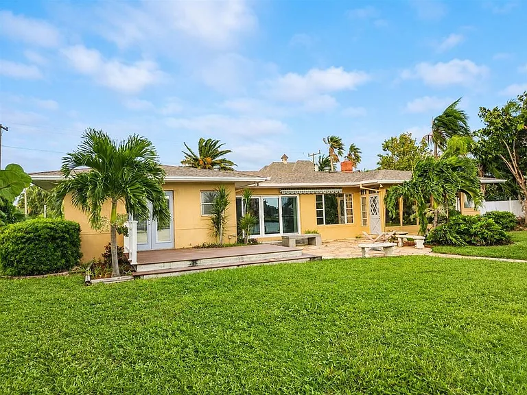 5412 Leilani Dr — Photo 2