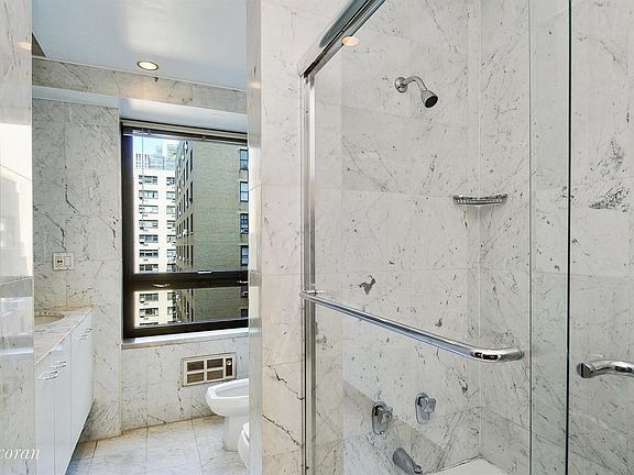 4th image of 415-423 E 54th St #11E