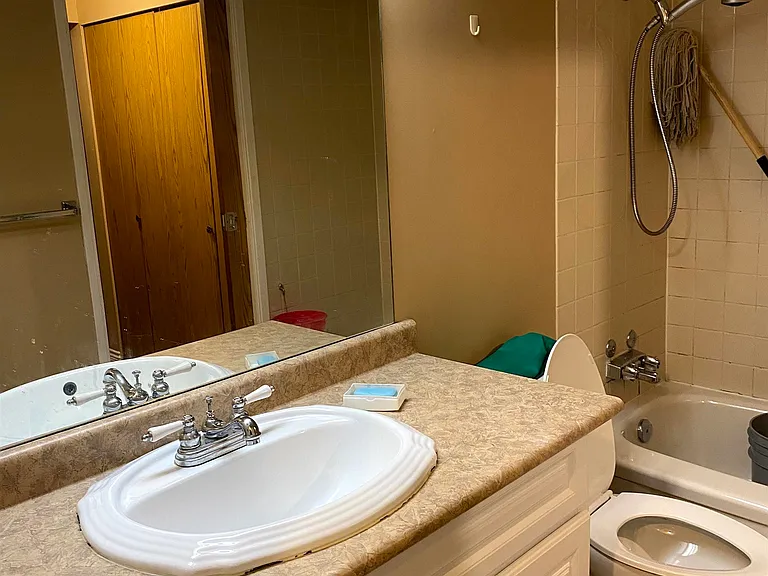 9867 Manchester Dr #515 — Photo 12