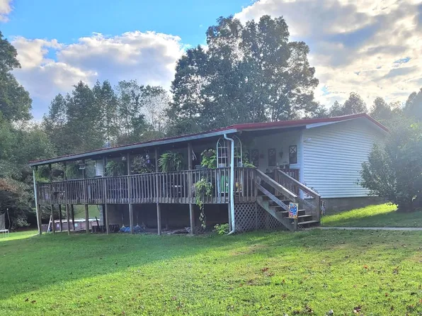 93 Bee Branch Rd, Pax, WV 25904