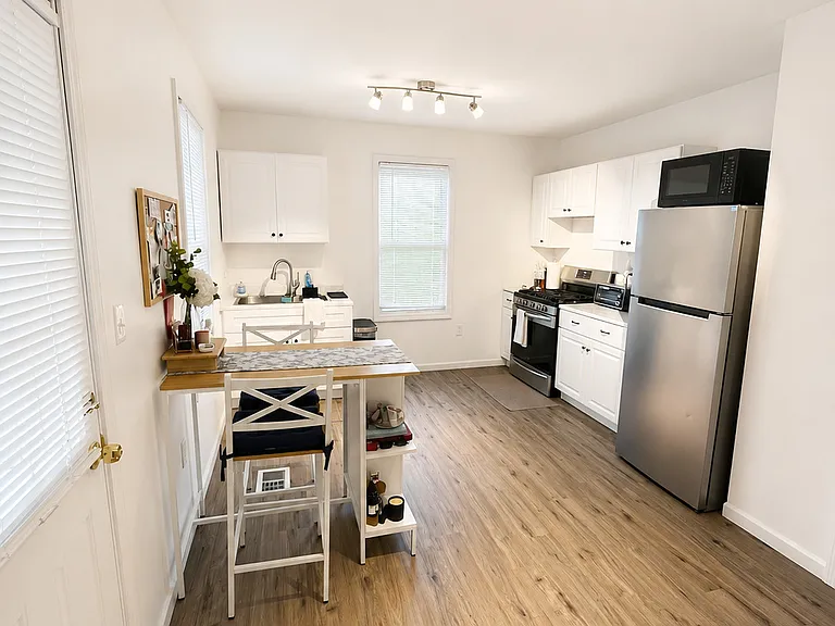 15 Lincoln Pl #1 — Photo 2