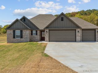 19422 S Deer Trl, Claremore, OK 74019
