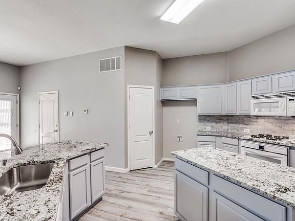 2nd image of 11057 Lockshire Dr
