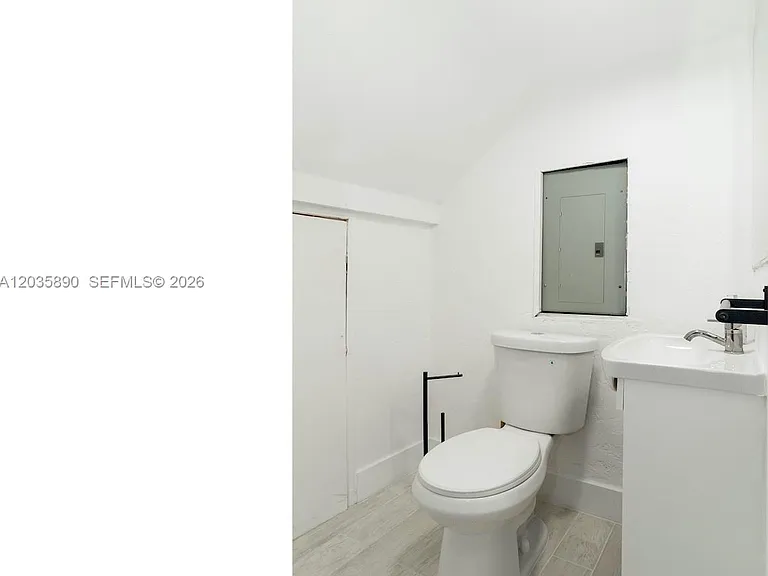 2729 SW 67th Ave — Photo 35