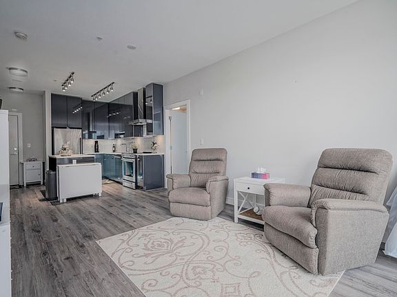 5th image of 1768 Gilmore Ave N #404