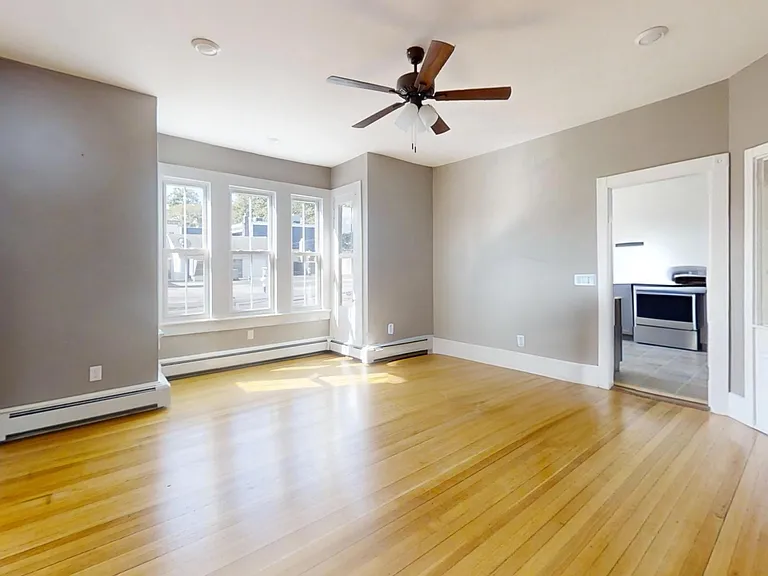 187 Main St #1 — Photo 8