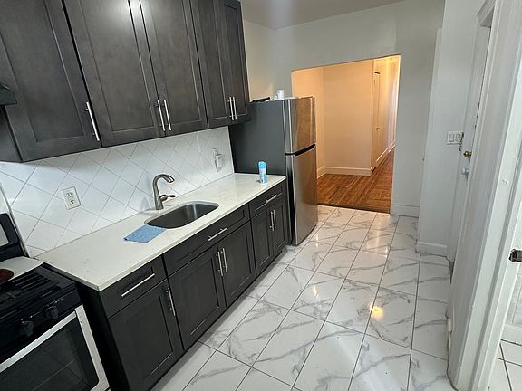2nd image of 946 E 45th St Floor 1