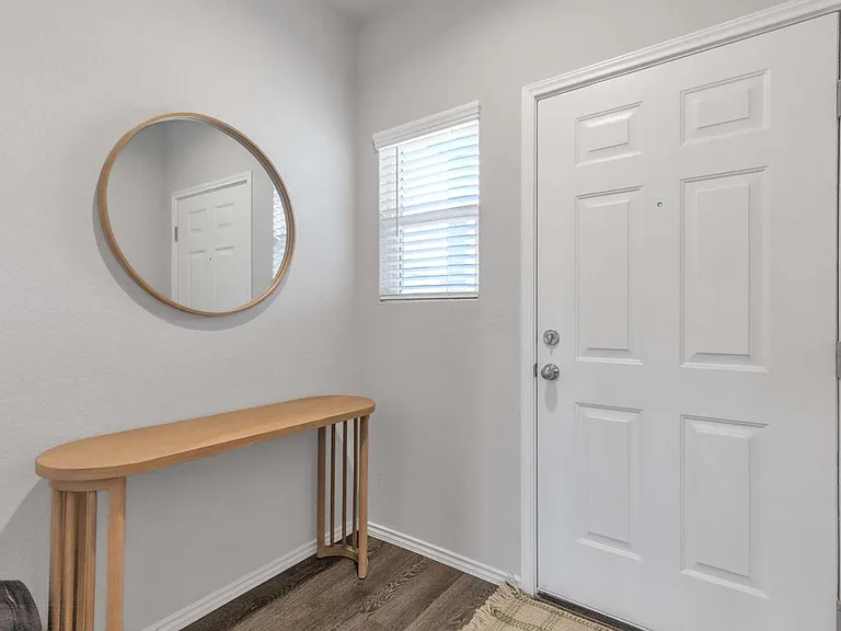 610 Pleasanton Way — Photo 7