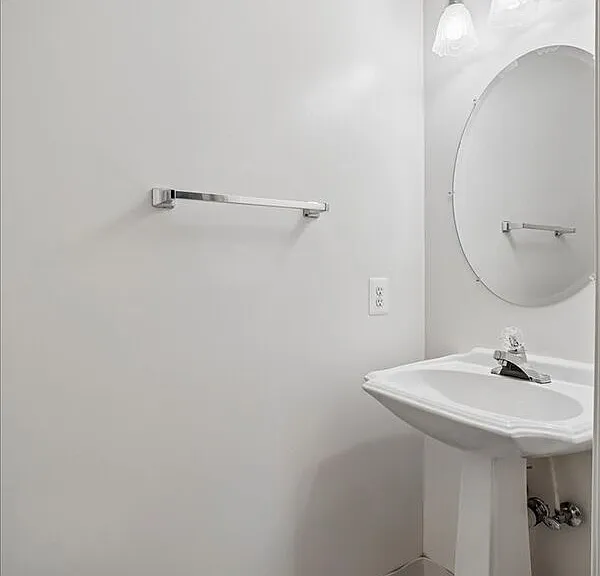6610 Hunter Creek Ln — Photo 29