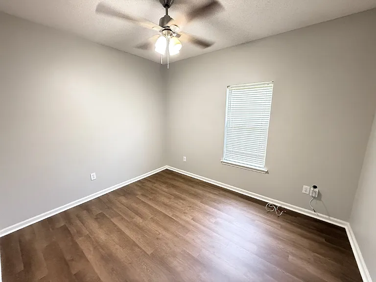 3420 Fairfield Rd — Photo 6