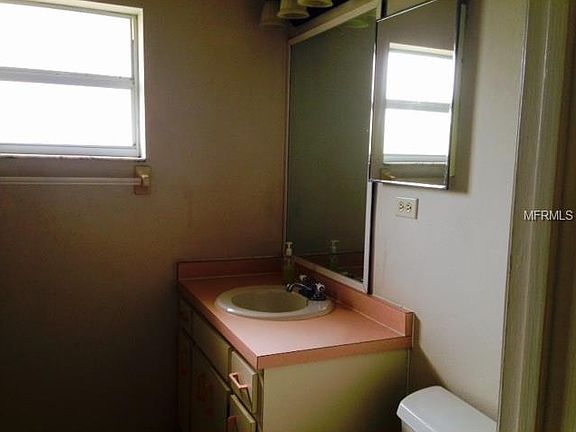 5th image of 4050 Iola Dr