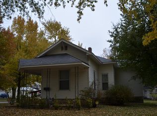 102 S Kansas Ave, Chanute, KS 66720