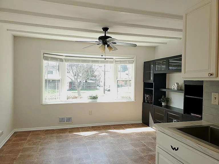 702 W Edmonston Dr — Photo 12