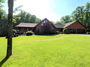 126 Lakeside Dr, Evans City, PA