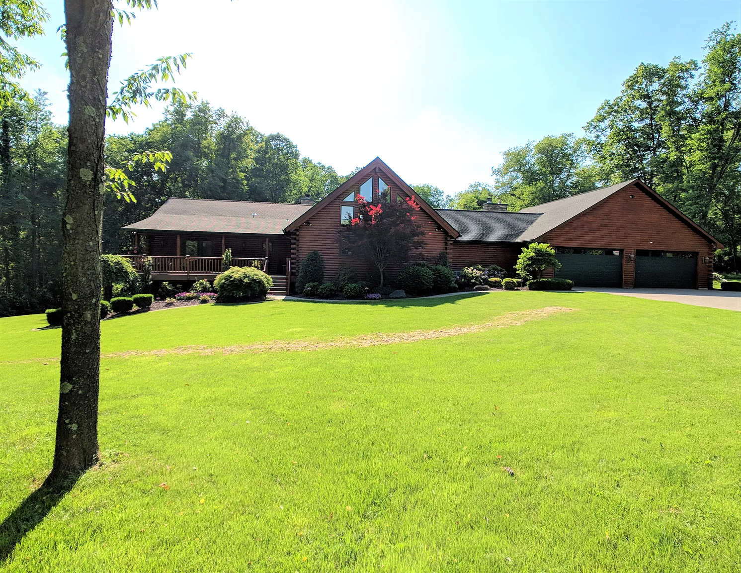 126 Lakeside Dr photo 1