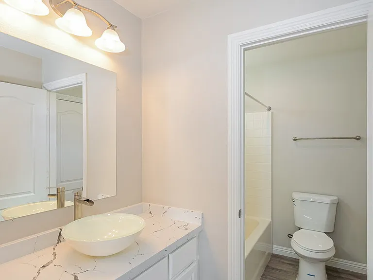 1132 Aldenwood Ave — Photo 14