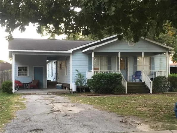 926 S Utah St, La Porte, TX 77571