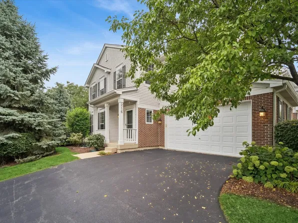 216 Larsdotter Ln, Geneva, IL 60134