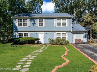 6 Riverwood Court, Toms River, NJ 08757