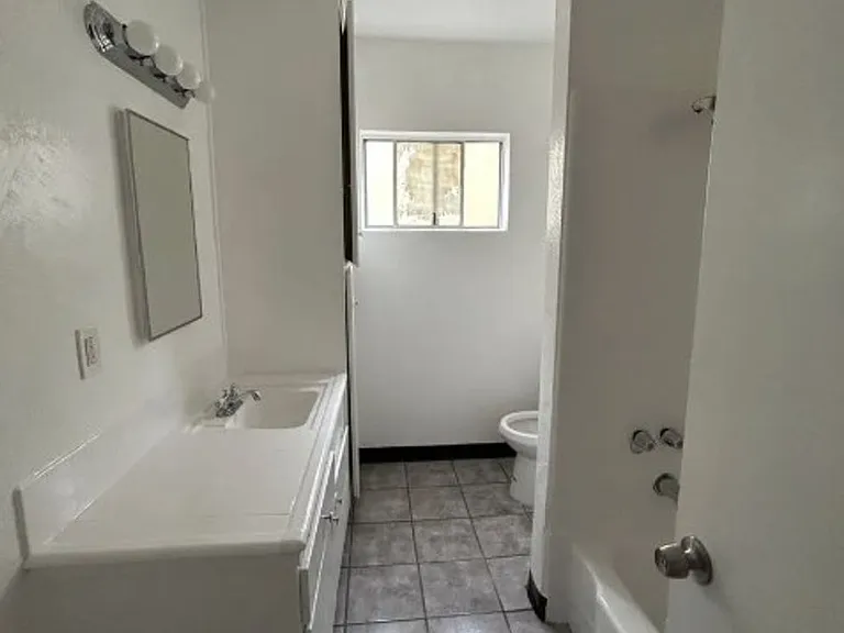 8919-8931 8941 #&-8955 — Photo 12