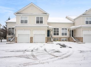 327 Hemlock Ravine Dr, Blacklick, OH 43004