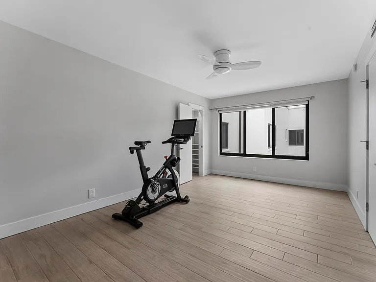1121 Bel Air Dr — Photo 16