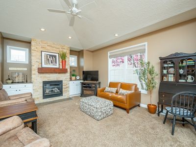 12711 Sunflower Dr, Urbandale, IA, 50323