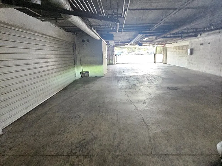 7900 Woodman Ave #105 — Photo 21