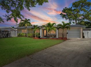 1561 Carson Cir NE, Saint Petersburg, FL 33703