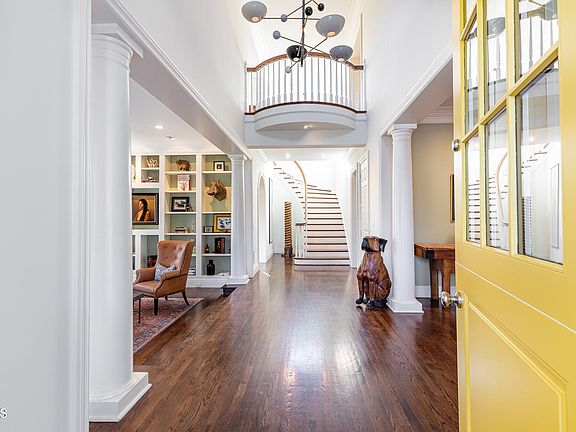 3rd image of 4255 Oakwood Ave