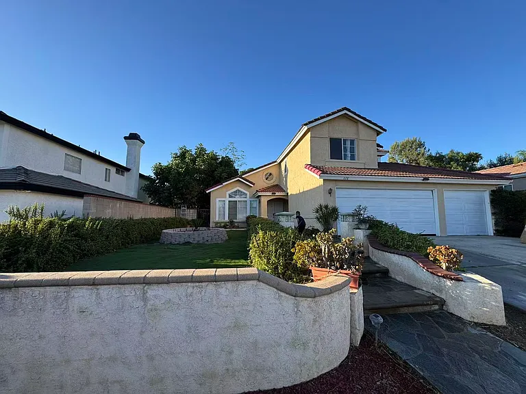 628 Pantera Dr — Photo 1