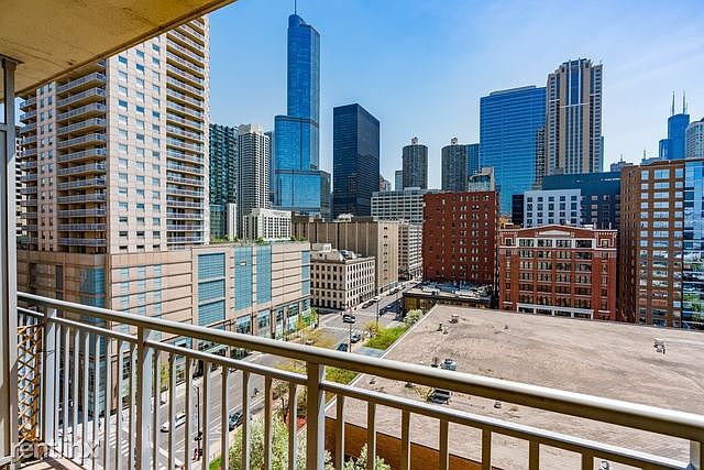 600 N. Dearborn Luxury For Rent 6