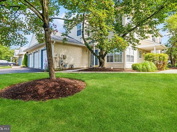 2nd image of 1008 Waterford Rd