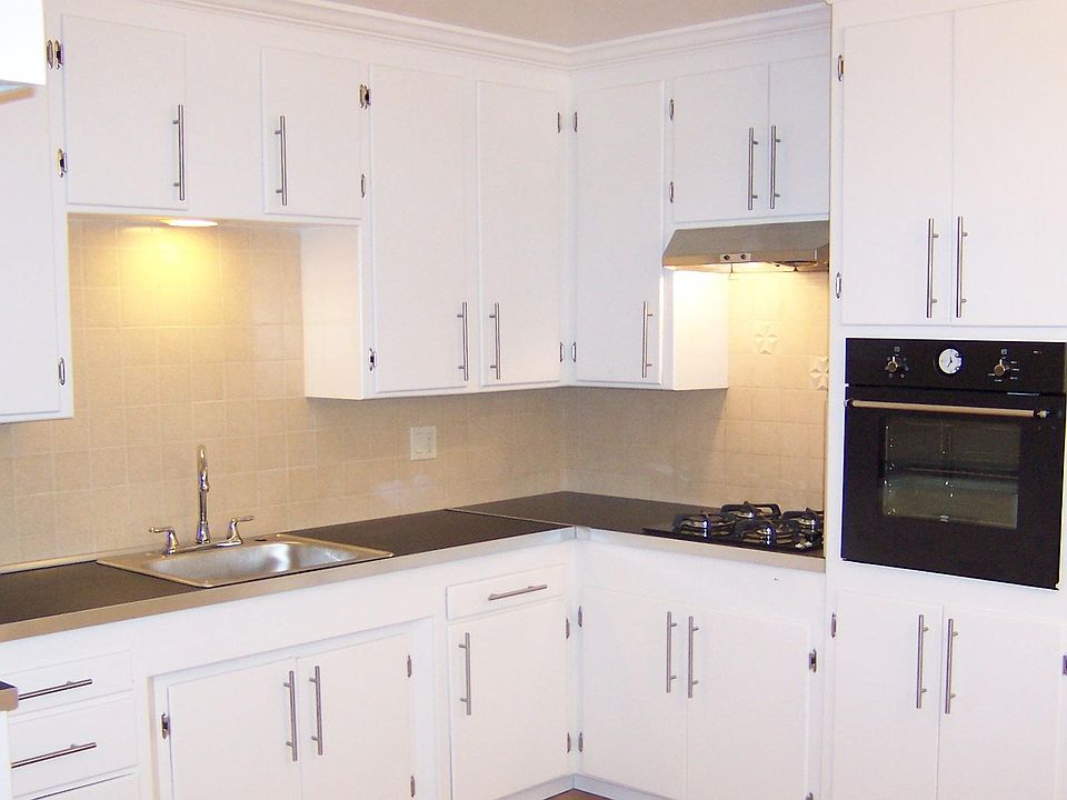Kitchen with Ikea gas cooktop and oven