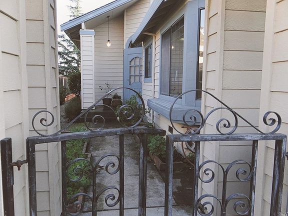 2nd image of 249 S Temelec Cir
